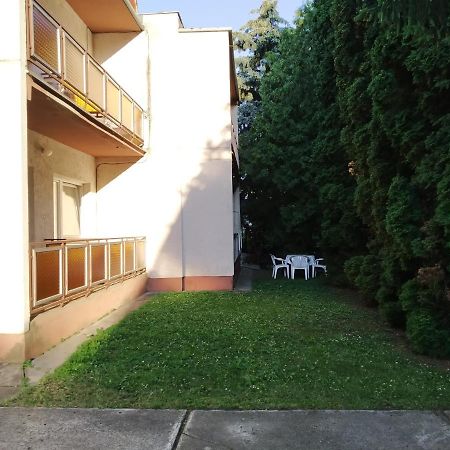 Appartamento Ildiko Apartman Hajdúszoboszló Esterno foto