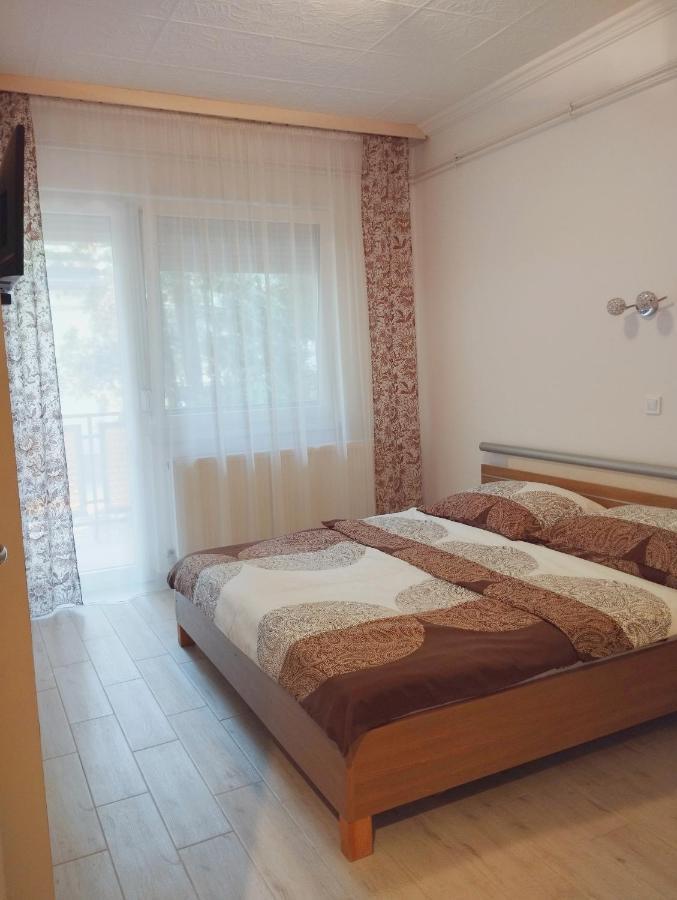 Appartamento Ildiko Apartman Hajdúszoboszló Esterno foto