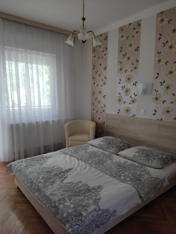 Appartamento Ildiko Apartman Hajdúszoboszló Esterno foto