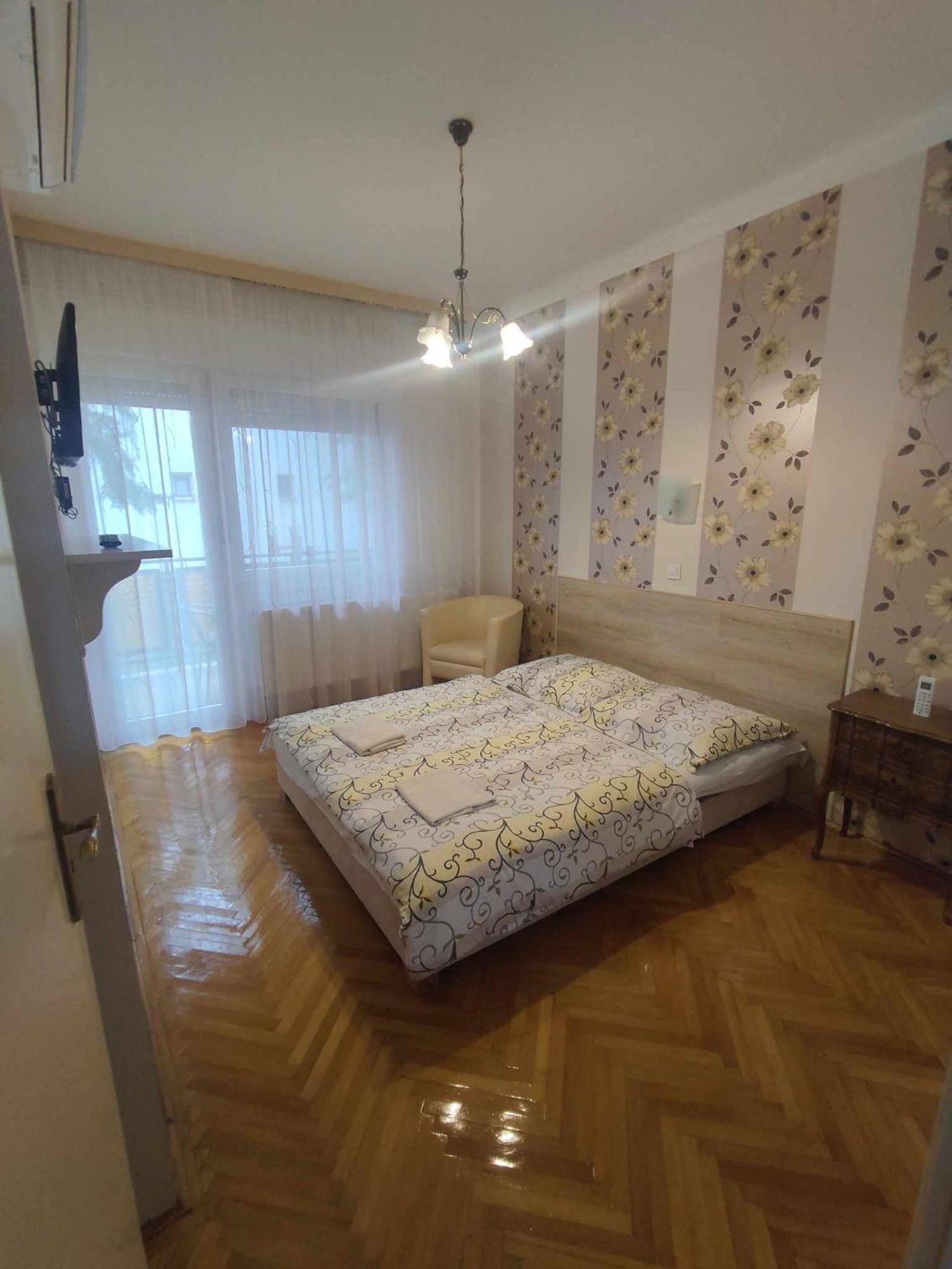 Appartamento Ildiko Apartman Hajdúszoboszló Esterno foto